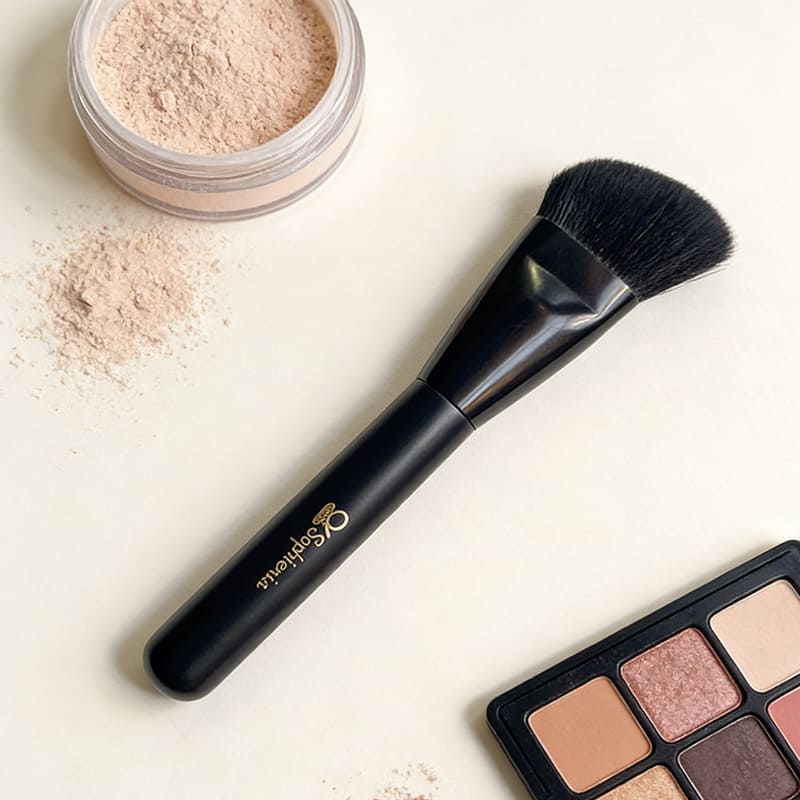 Black goat hair contour brush